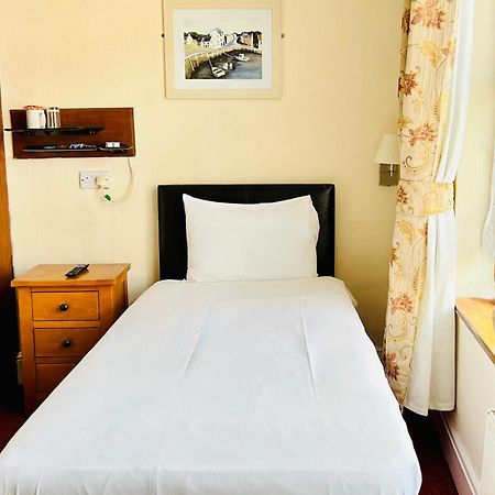 The Columbia Hotel Wellingborough Exterior foto