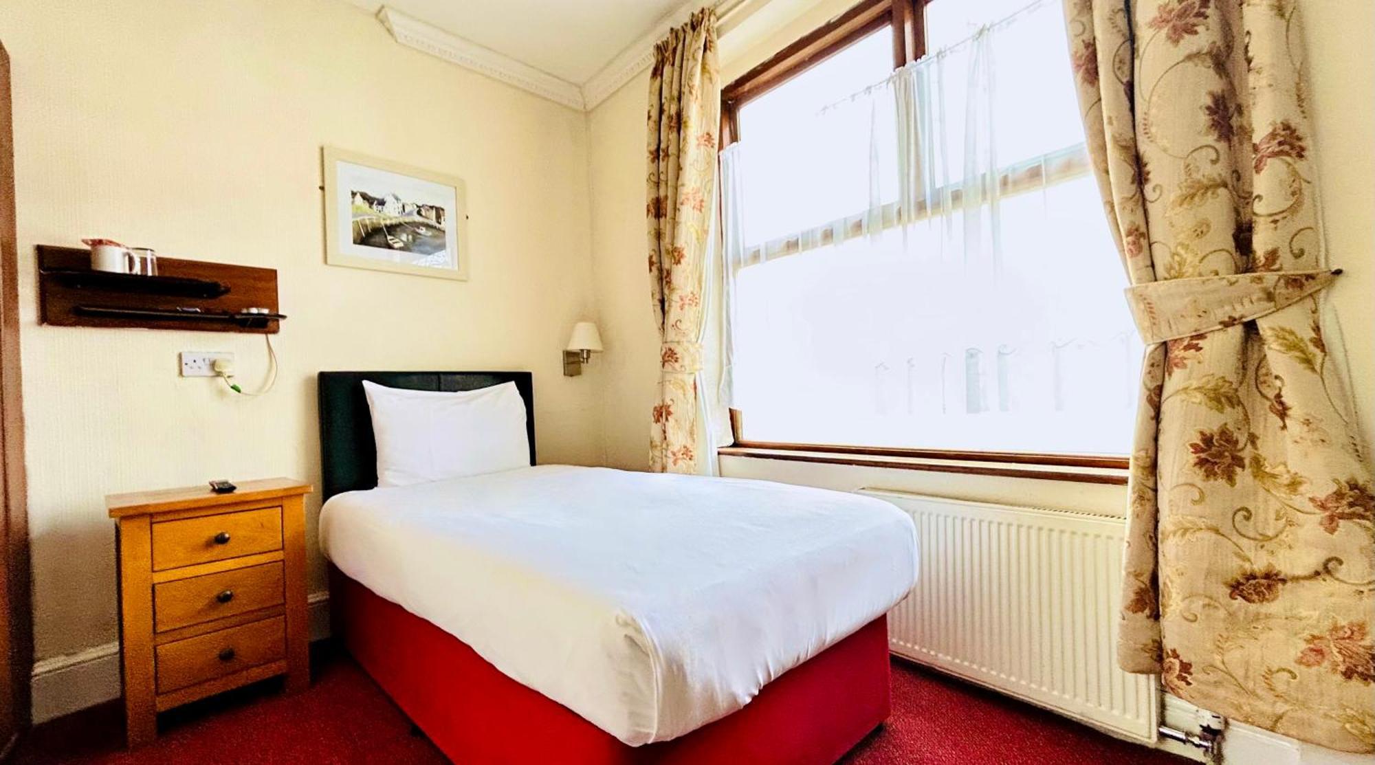 The Columbia Hotel Wellingborough Exterior foto