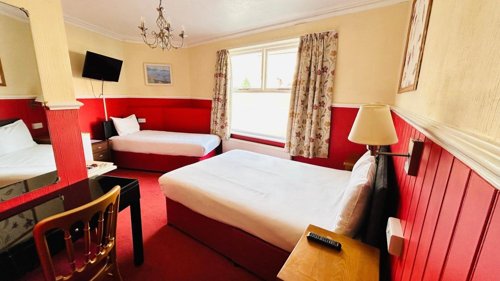The Columbia Hotel Wellingborough Exterior foto