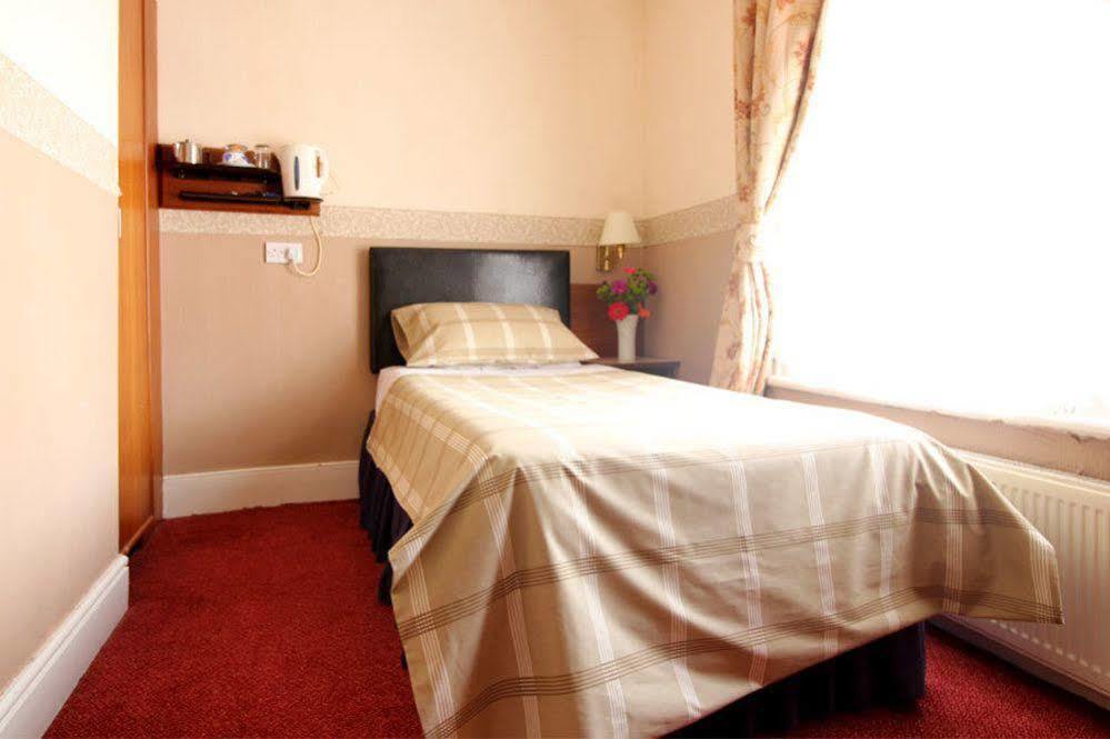 The Columbia Hotel Wellingborough Exterior foto