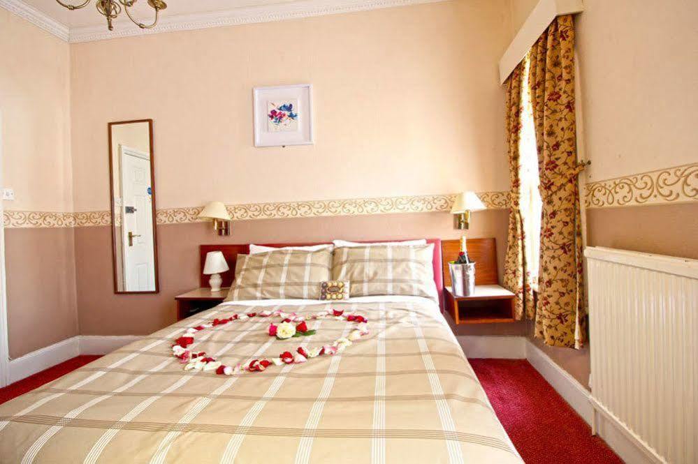 The Columbia Hotel Wellingborough Exterior foto